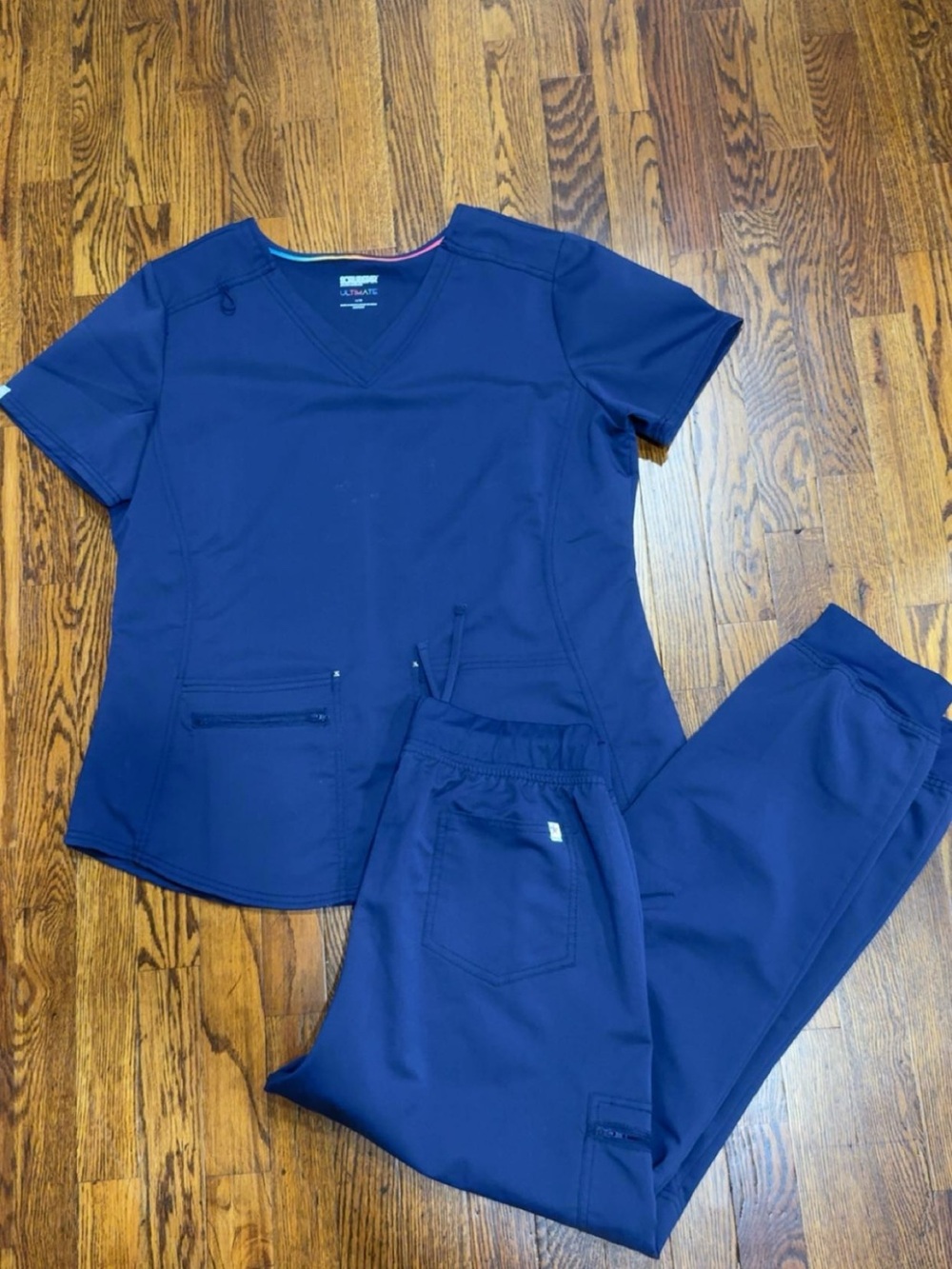 Scrubstar Navy V-Neck Scrub Top & Jogger Set